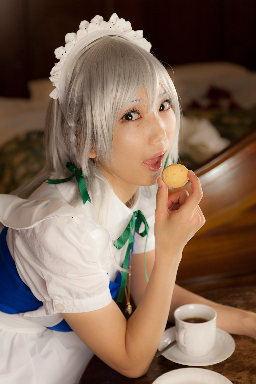 cosplay美女套图 c77 Sakuya Izayoi　白丝假发扮相(1)